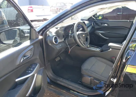 2024 Chevrolet Trax Fwd Sp z USA, uszkodzony, nr VIN KL77LFE27RC002095